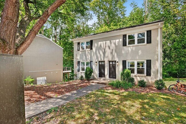 Building Photo - 251 Stribling Ave