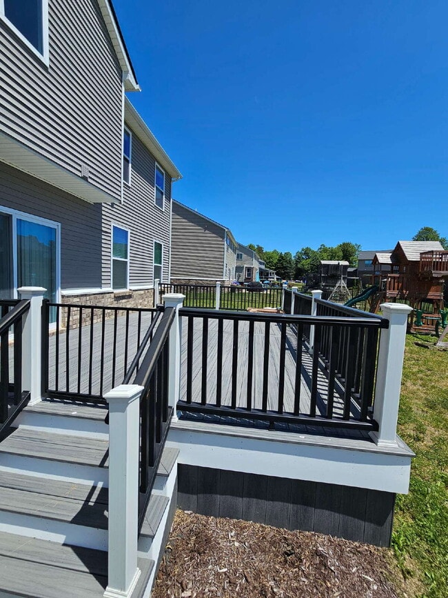 Building Photo - 4 Bed, 2.5 Bath with Granite Kitchen, Large Island, Luxury Master Suite, Full Basement, Huge Outd...
