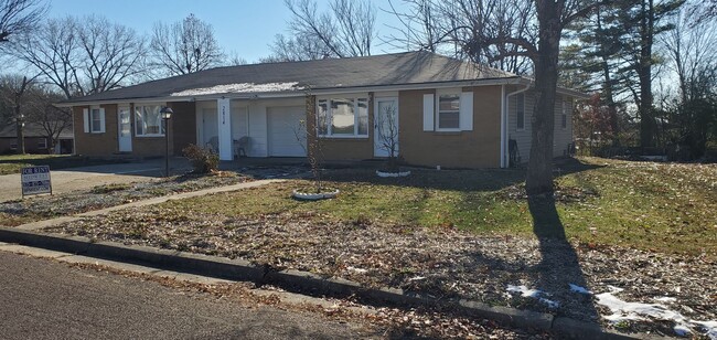 Building Photo - 2bd, 1 ba duplex, central N Columbia near ...