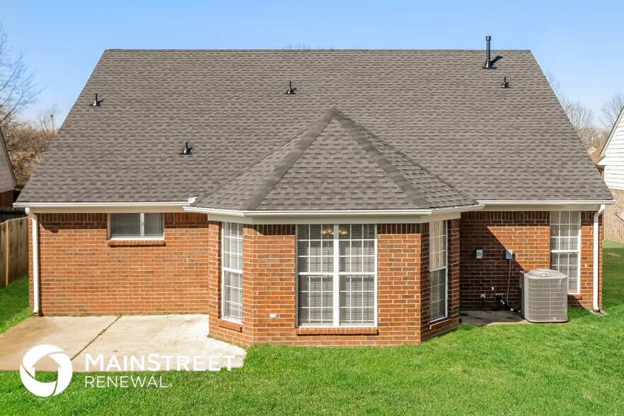 Building Photo - 8254 Manhatten Dr