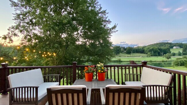 Building Photo - 7 Silo Ln