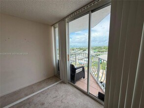 Building Photo - 7601 E Treasure Dr