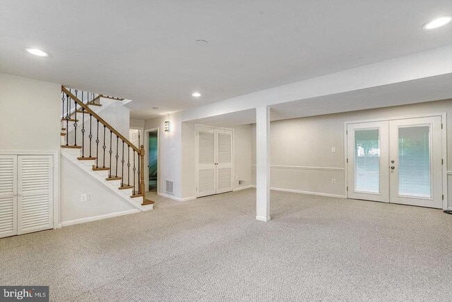 Building Photo - 9821 Hampton Ln