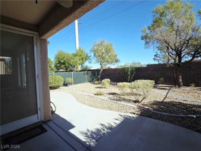 Building Photo - 4814 Regalo Bello St