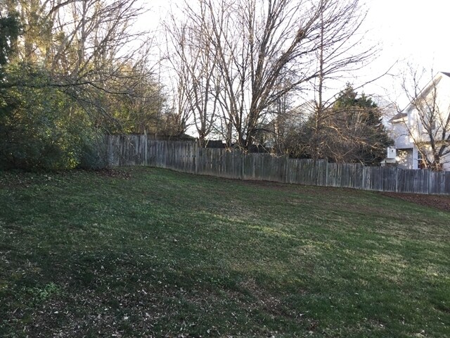 Building Photo - 204 Annesbury Ln