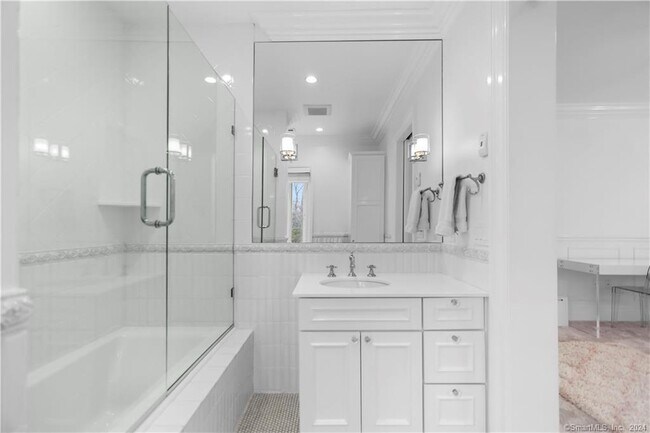 Building Photo - 46 Burr Farms Rd