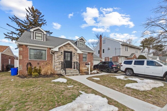 Building Photo - 17-11 Berdan Ave