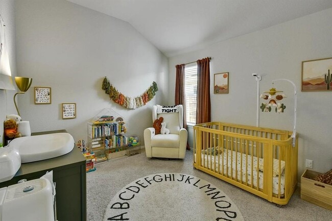 Building Photo - 121 Crescent St