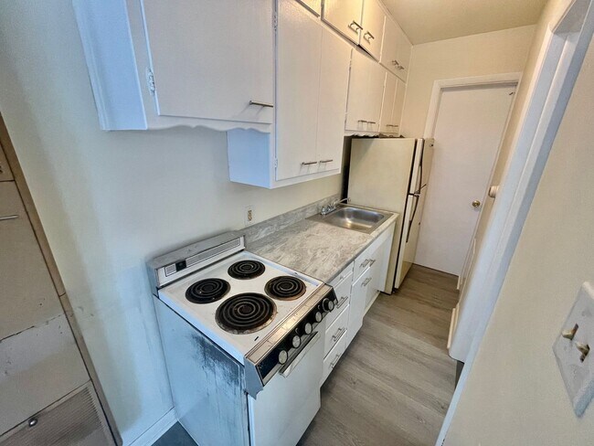 Building Photo - 1003 Basilone Dr