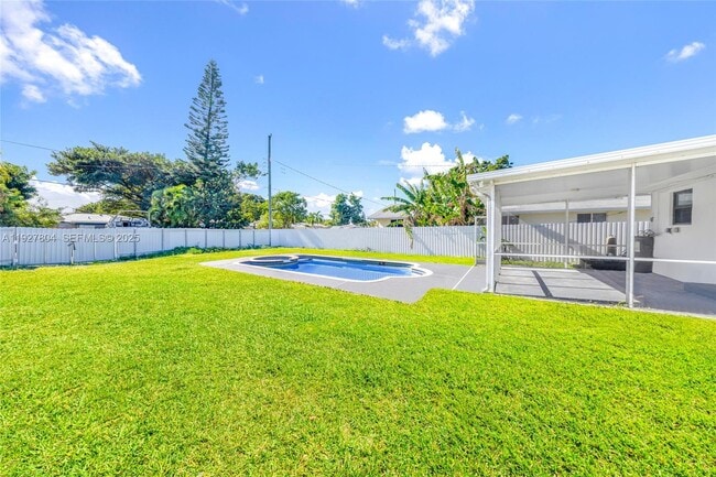 Building Photo - 2318 Scott St