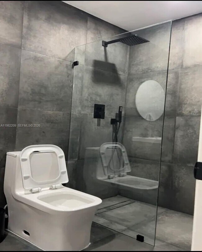 Building Photo - 2197 SE Shelter Dr