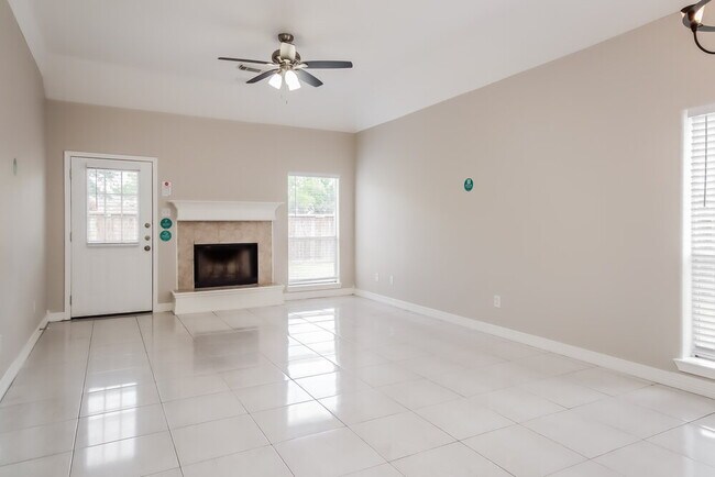 Building Photo - 3306 Maymist Dr