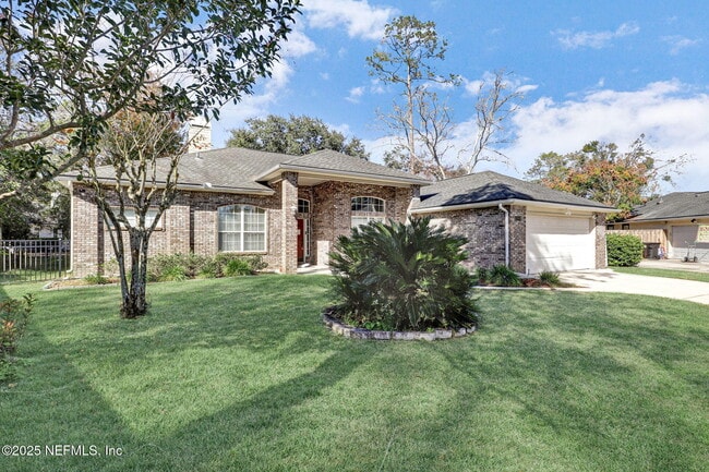 Building Photo - 2004 Water Crest Dr