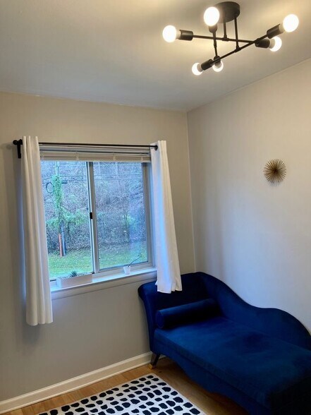 Building Photo - 12209 Braxfield Ct