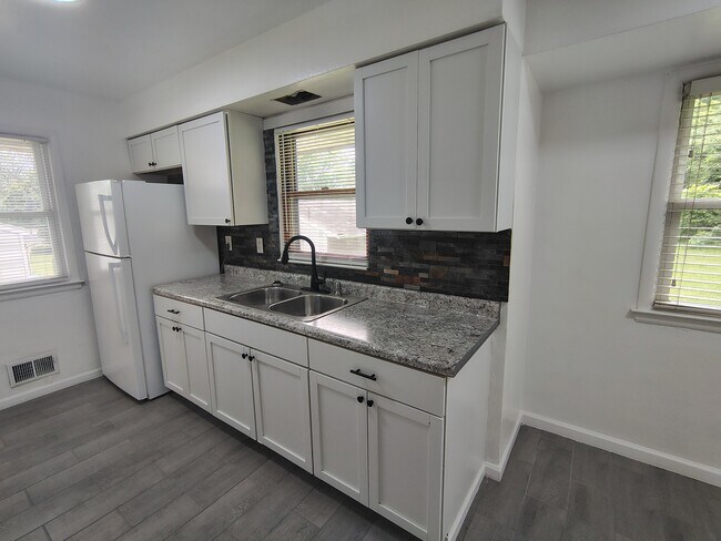 Building Photo - 3412 Harney Ct