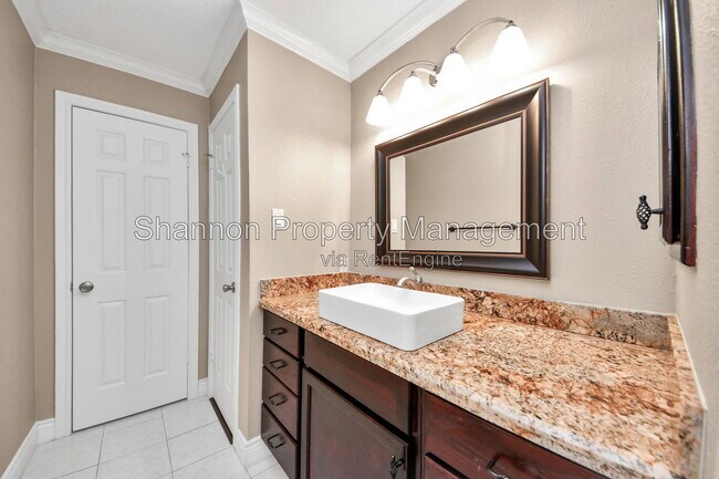 Building Photo - 15818 Sweetwater Creek Dr