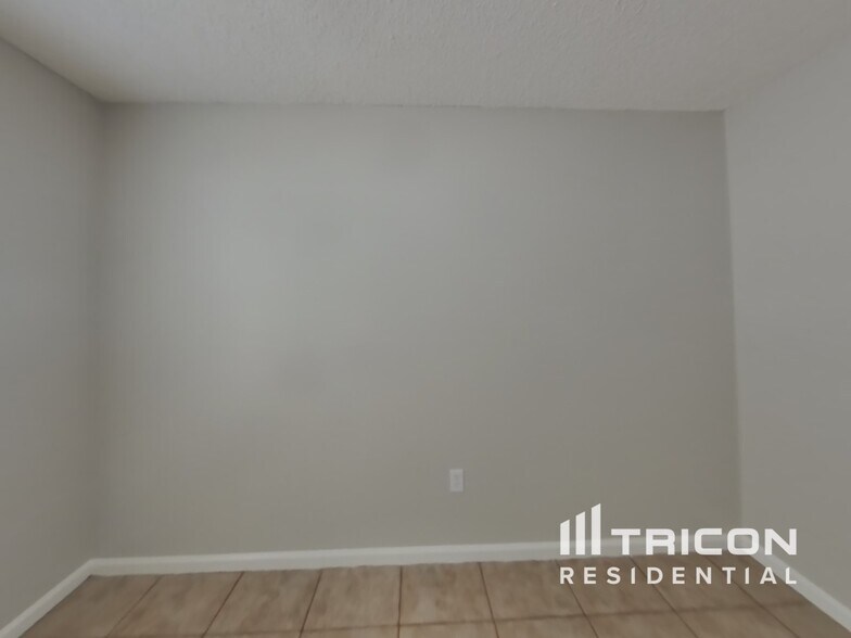 Building Photo - 3134 Wavering Ln