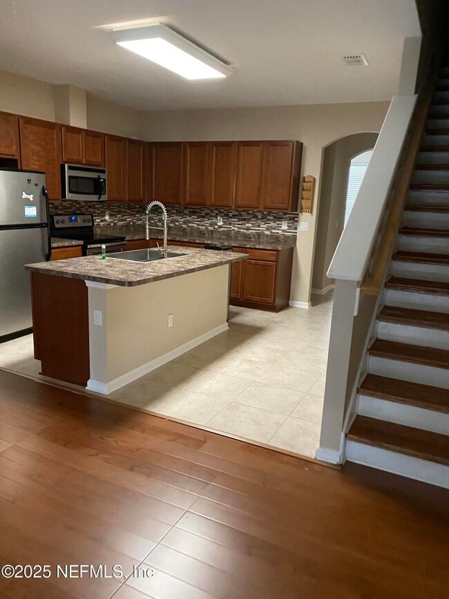 Building Photo - 4220 Plantation Oaks Blvd