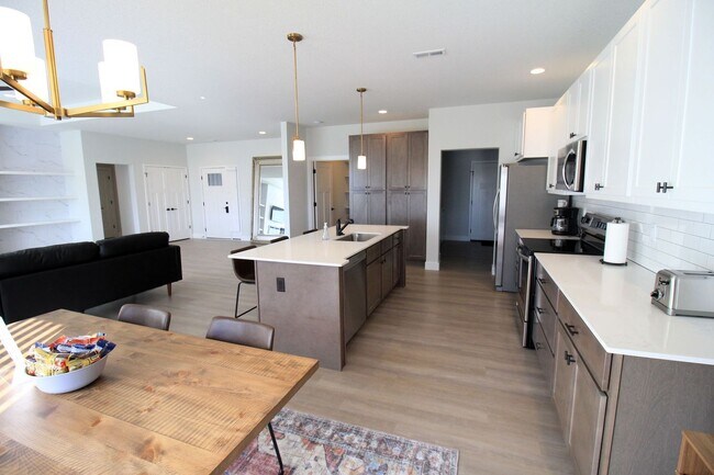 Building Photo - 2655 S Muirfield Pl