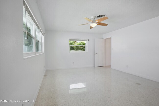 Building Photo - 311 12th Terrace