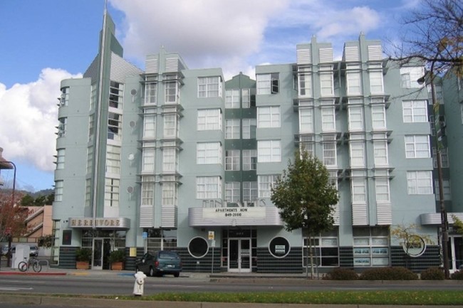 Building Photo - Sterling Haste