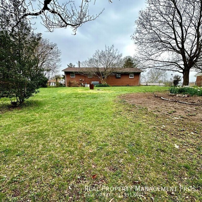 Building Photo - 714 Culpeper St