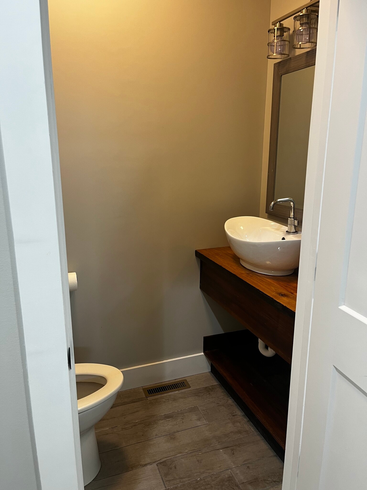 Half bath - 100 N Homestead Ln