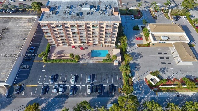 Building Photo - 2200 E Hallandale Beach Blvd