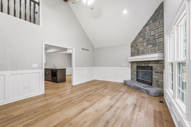 Building Photo - 11804 Oakmont St