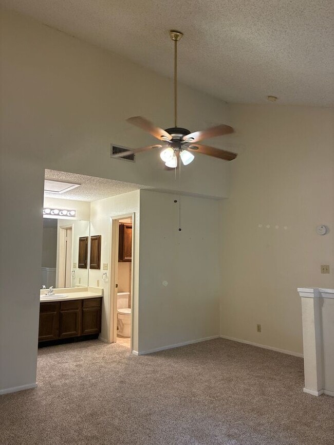 Building Photo - Stylish 1-Bedroom Home with Fireplace, Bal...