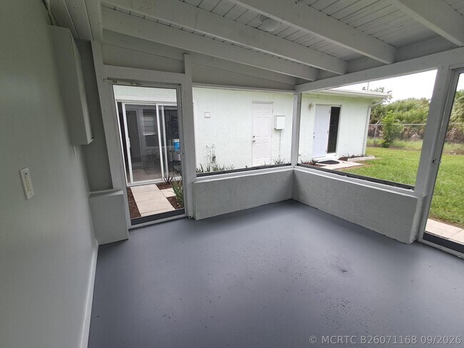 Building Photo - 3643 Betty Ann Ct W