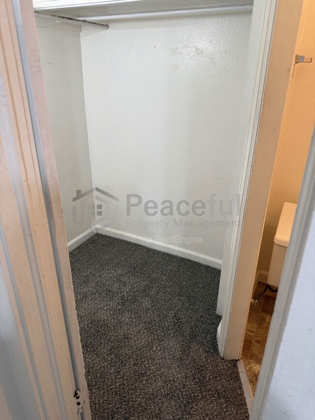 Building Photo - 417 Wall St