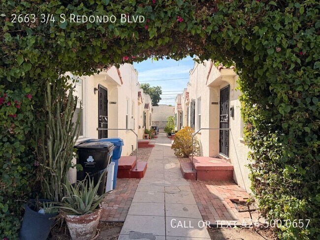 Building Photo - 2663 3/4-2664 Redondo Blvd