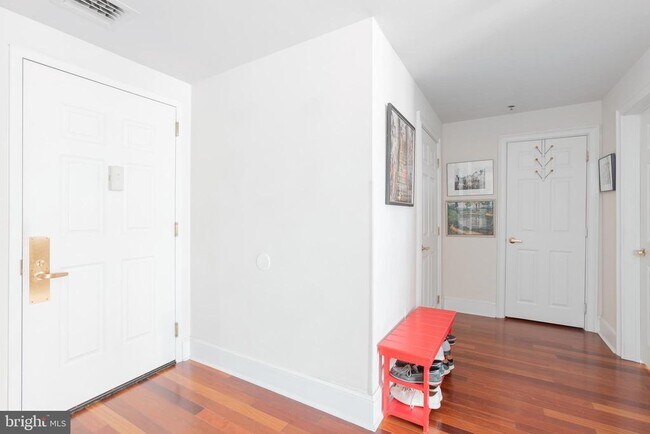 Building Photo - 1500 Chestnut St