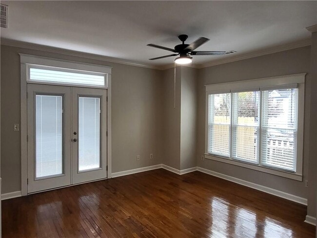 Building Photo - 320 Harden St SE