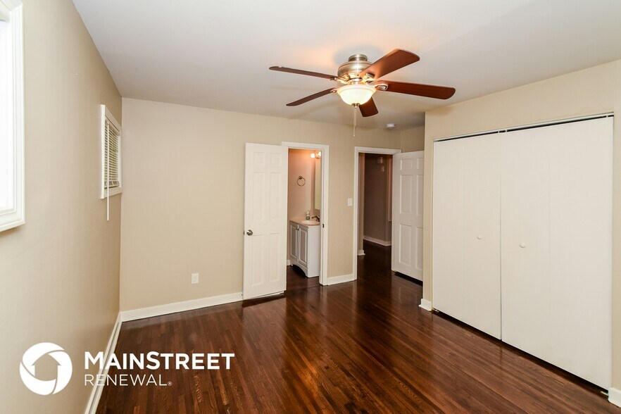 Building Photo - 1328 Orlando Cir NE