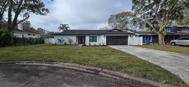 Building Photo - Completely remodeled 4 Bed 4 Bath home wit...