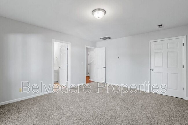 Building Photo - 14 Dunlevy Way