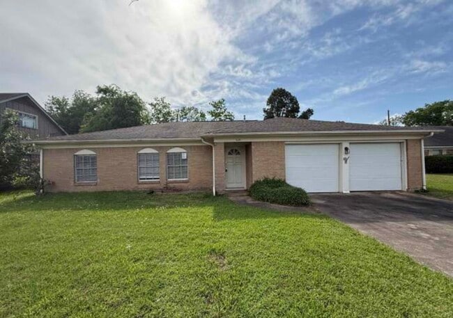 Primary Photo - 1235 Elaine Dr