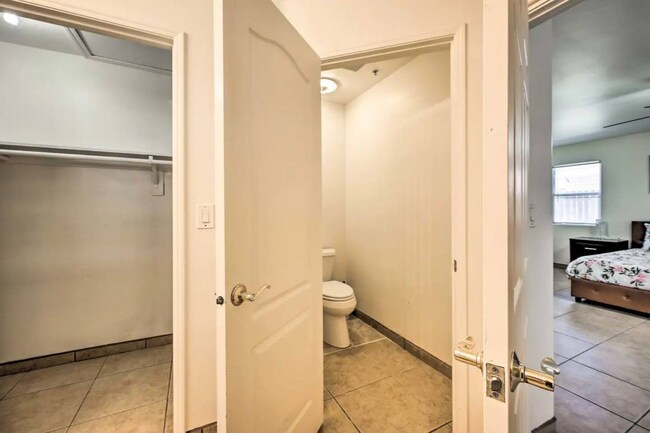 Building Photo - 5704 Charleville Ln