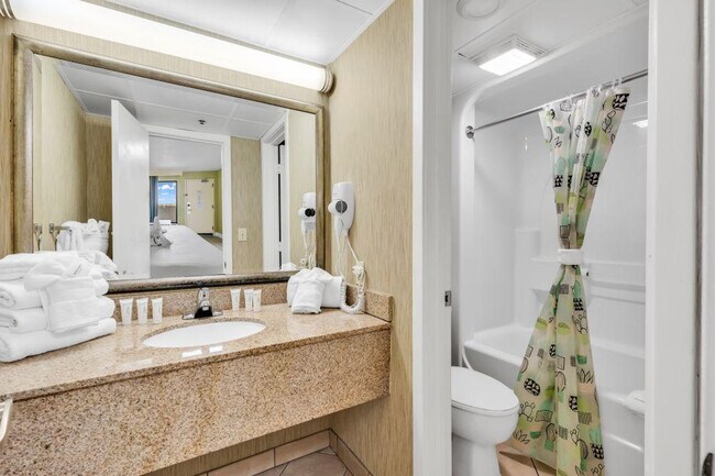 Building Photo - 3000 N Ocean Blvd