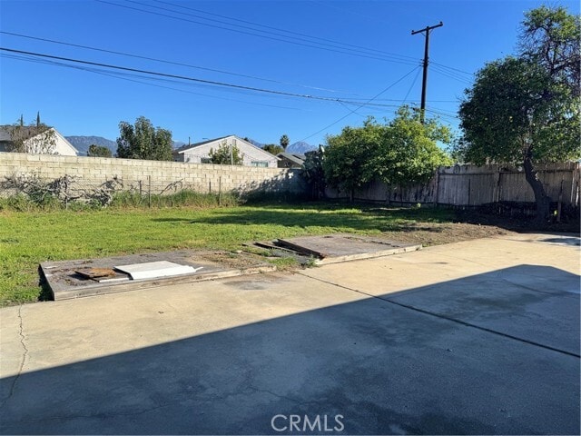 Building Photo - 1285 E Kingsley Ave