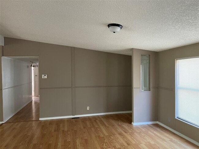 Building Photo - 109 High View Ranch Dr