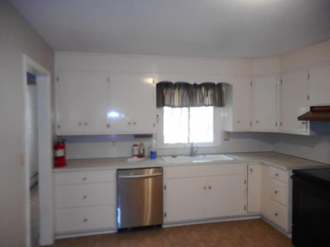 Building Photo - 116 N Union Ave