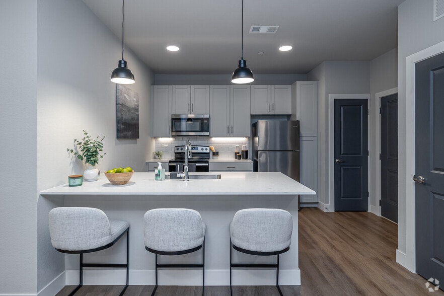 Primary Photo - 1 Bedroom / 1 Bath - 3rd Floor