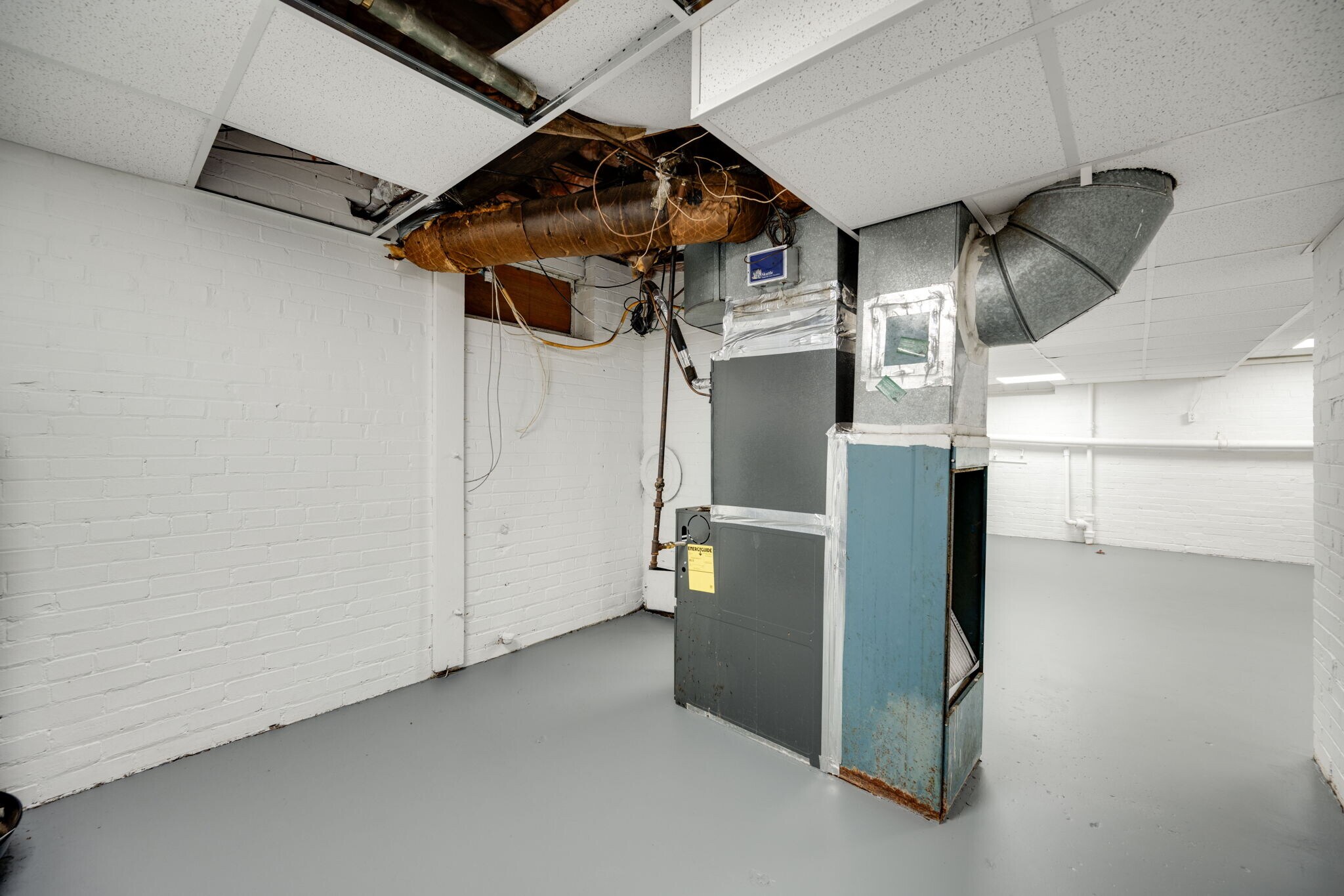 Building Photo - 500 N Thomas Rd