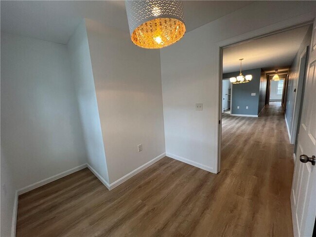 Building Photo - 9 Turner Ave