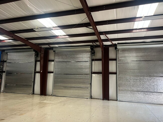 Building Photo - Stunning Single-Story with Spacious Deck, Panoramic Views, on Gated/Fenced Property!