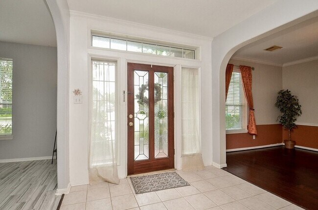 Building Photo - 2515 Lansing Cir