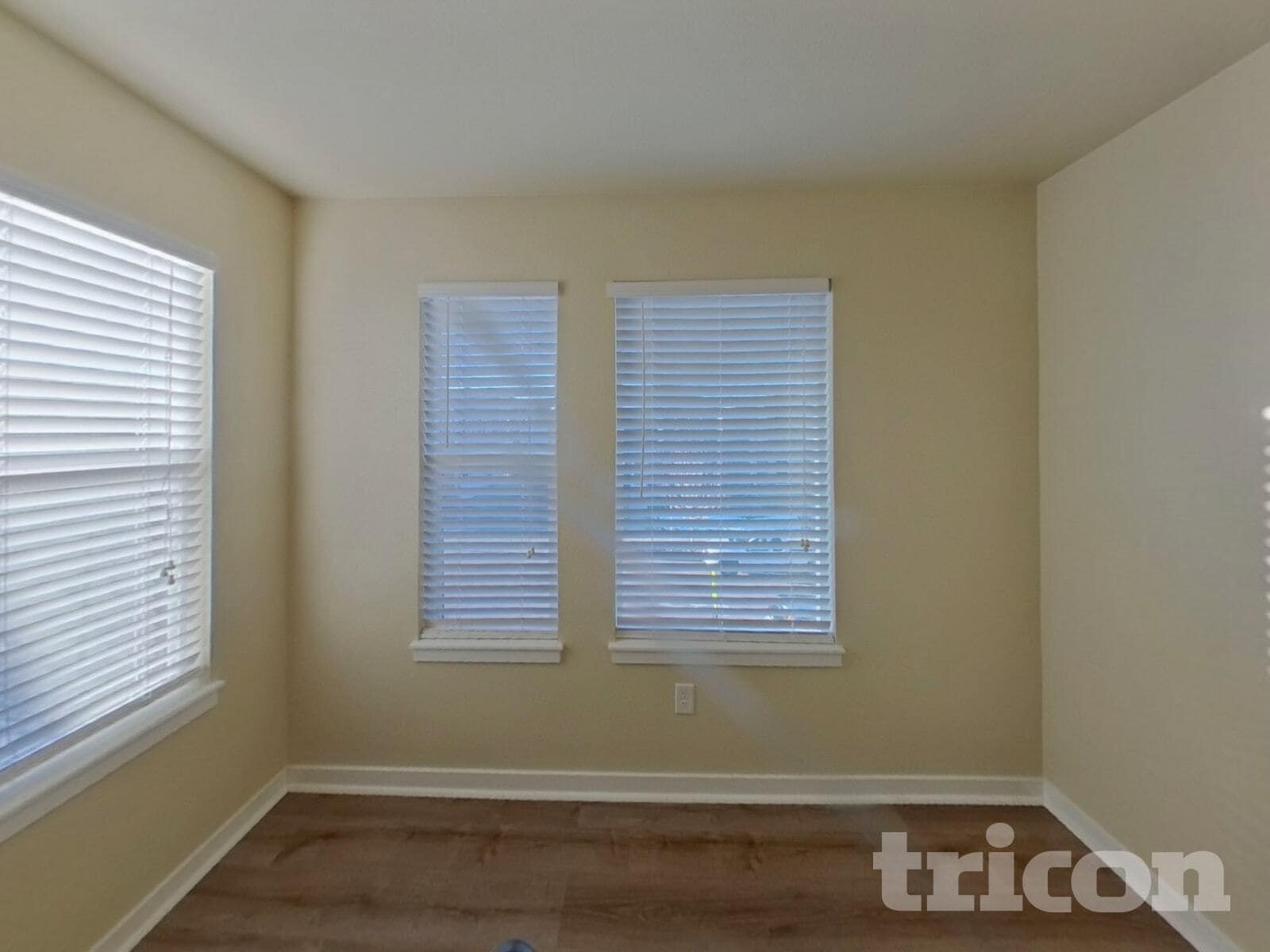 Building Photo - 2482 Ellingwood Dr